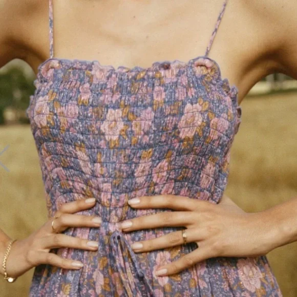 Gorgeous Spell midi dress in a vibrant floral lilac color - Picture 7 of 9